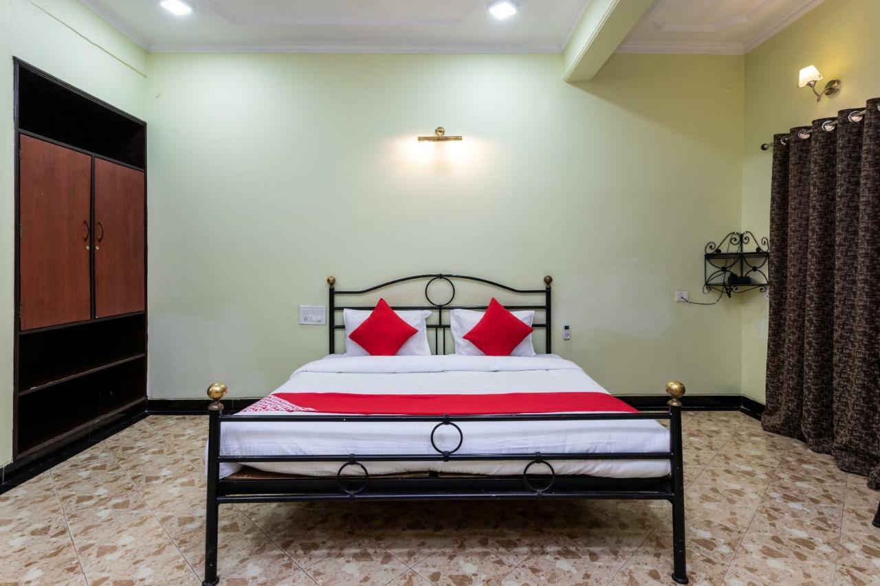 מלון אינדורה Oyo 38142 Girdhar Mahal מראה חיצוני תמונה